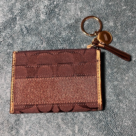 Coach Coin Purse w/ dark gold detail w/ stripes inside zip pouch. - Picture 2 of 7